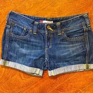 Women’s Levi’s jean shorts